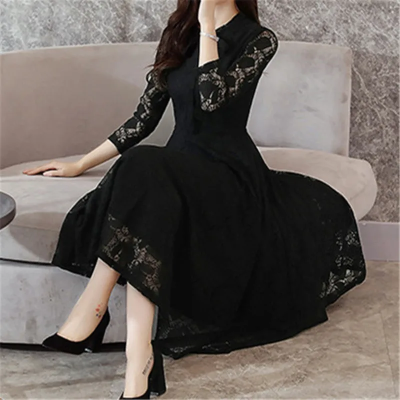 Женское кружевное платье повседневное облегающее с вырезом белое черное