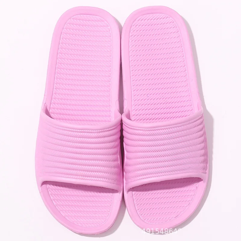 Pink Домашние тапочки; сезон лето; нескользящие домашние тапочки; домашние тапочки в полоску на плоской подошве для ванной; женские сандалии - Цвет: Pink