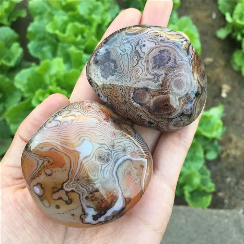 Фотообои! Красивые Натуральные драгоценные камни и минералы sardonyx с ладонью