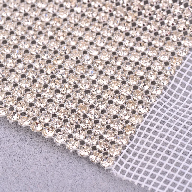 JUNAO SS12 шитье 36 строк * 5 ярдов Выделите прозрачное стекло стразы на сетчатой основе