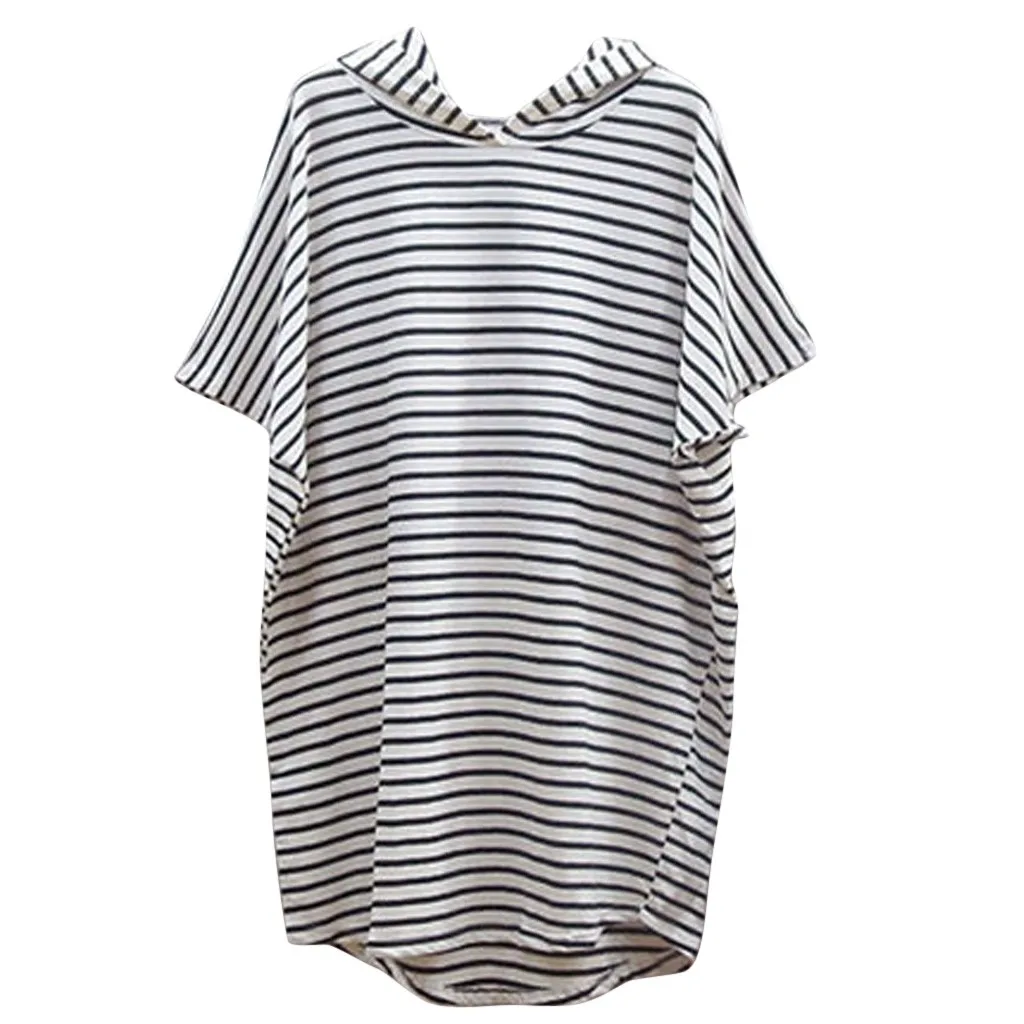 Достаточно в наличии летнее платье с круглым вырезом и капюшоном черно белые