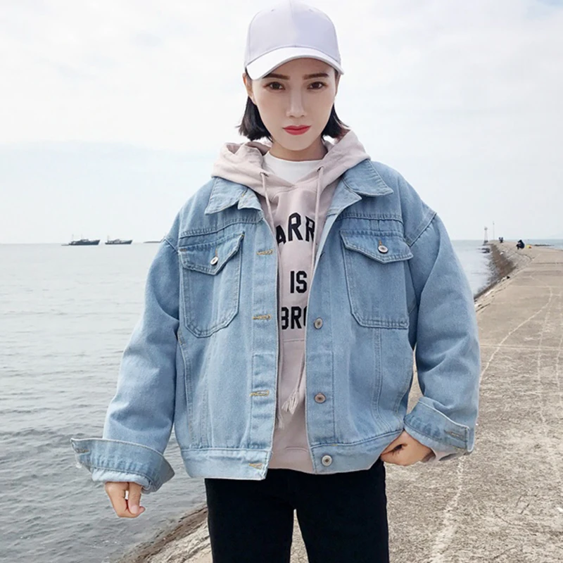 Женская джинсовая куртка повседневная однобортная с карманами синяя свободная