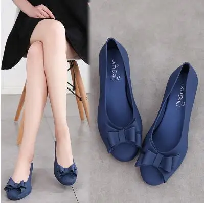 Новинка 2017 года прозрачная обувь с закрытым носком и бантом женские летние