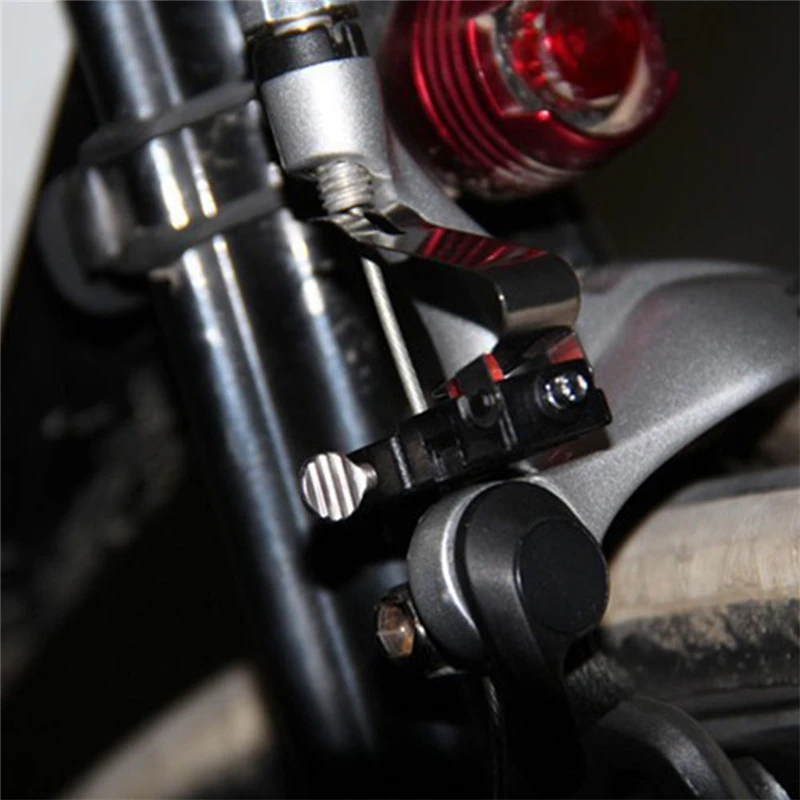 

Fashion 1PC Brake Light LED Tail Light Safety Warning Light for Bicycle Bike