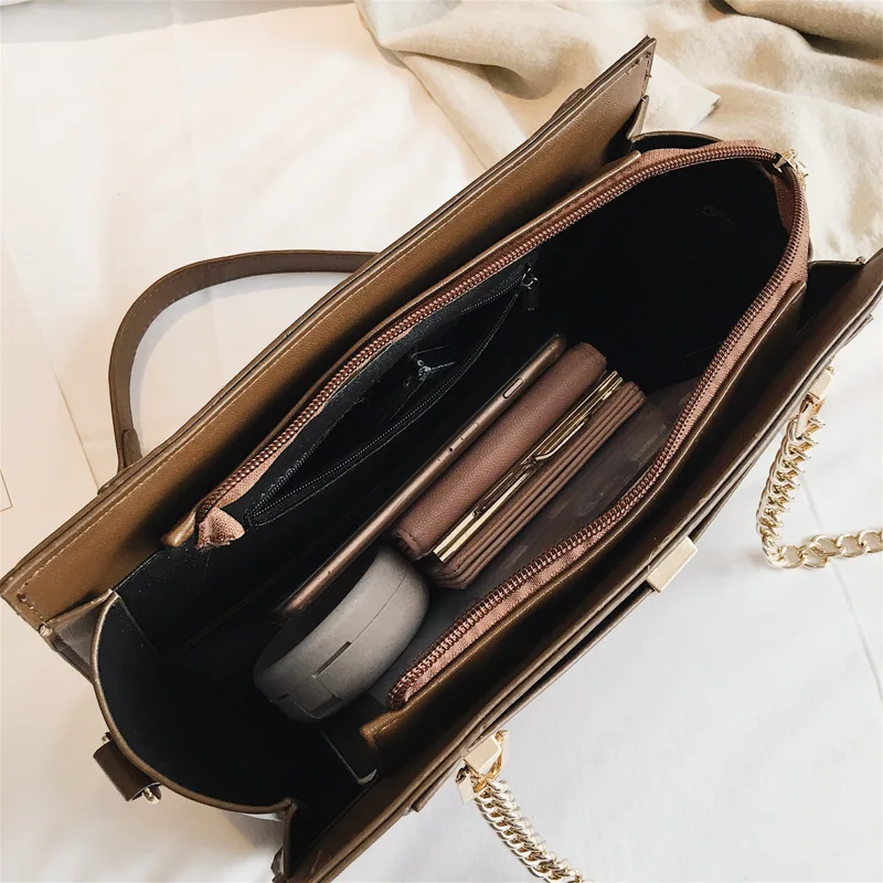 

Solid Flap Handbags Women Shoulder Bag Fashion Female Rivet Messenger Bag Purses Bolsos Mujer Ladies Crossbody Bags Sac A Main