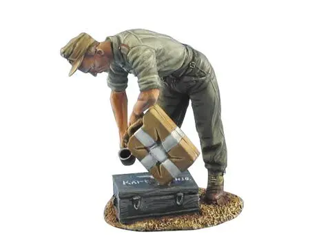 Масштаб 1/35 Неокрашенная фигурка из смолы Солдат Второй мировой войны