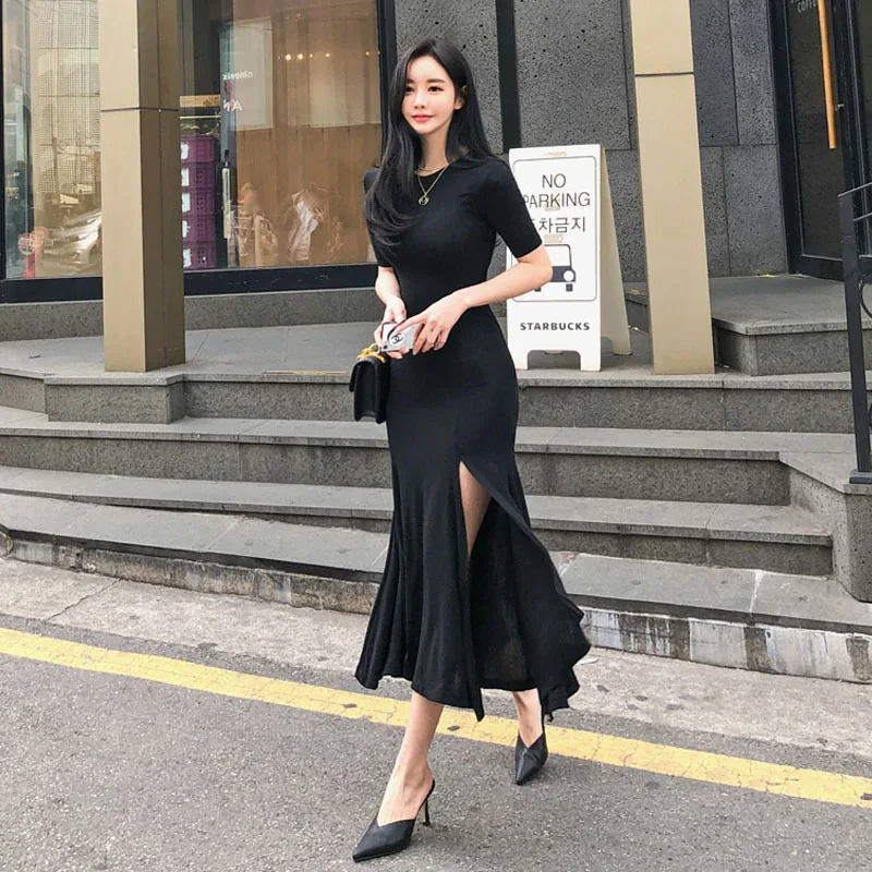 Женское облегающее платье с коротким рукавом и круглым вырезом эластичное