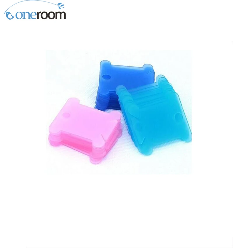 Oneroom Горячая 500 шт Пластиковые шпульки для ниток для вышивки нить хранение рукодельных принадлежностей держатель доска цвет карты случайный