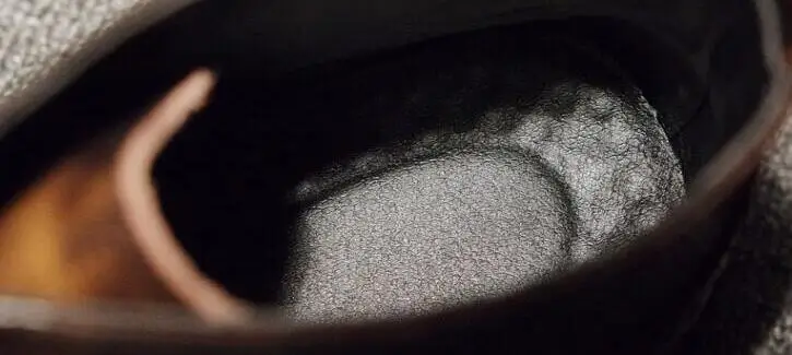 Демисезонные кожаные удобные ботинки увеличивающие рост на шнуровке мужские