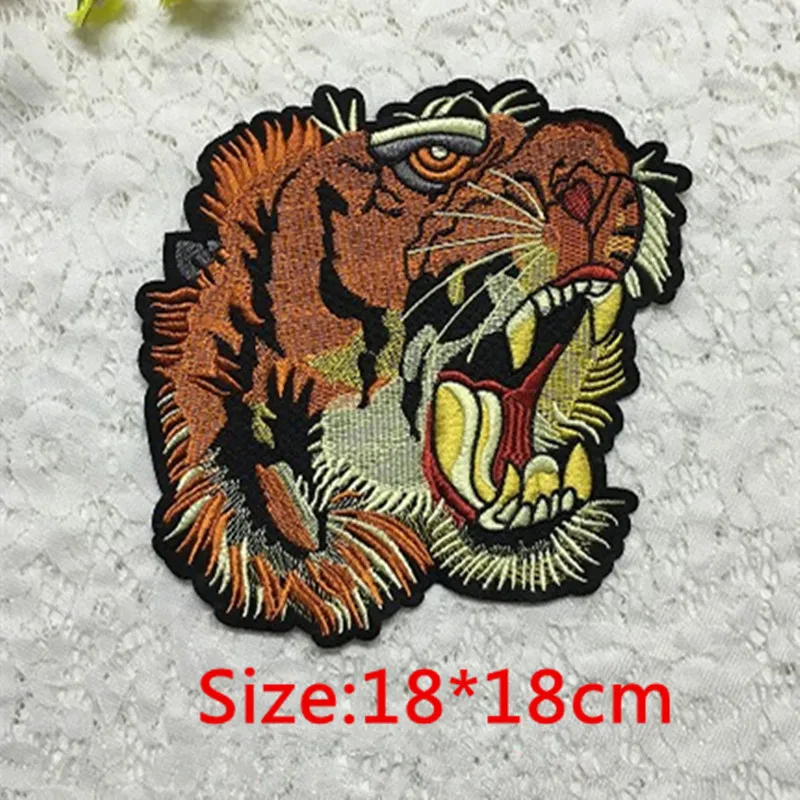 Большая вышитая нашивка пришивная реалистичная буква тигра аппликация сделай