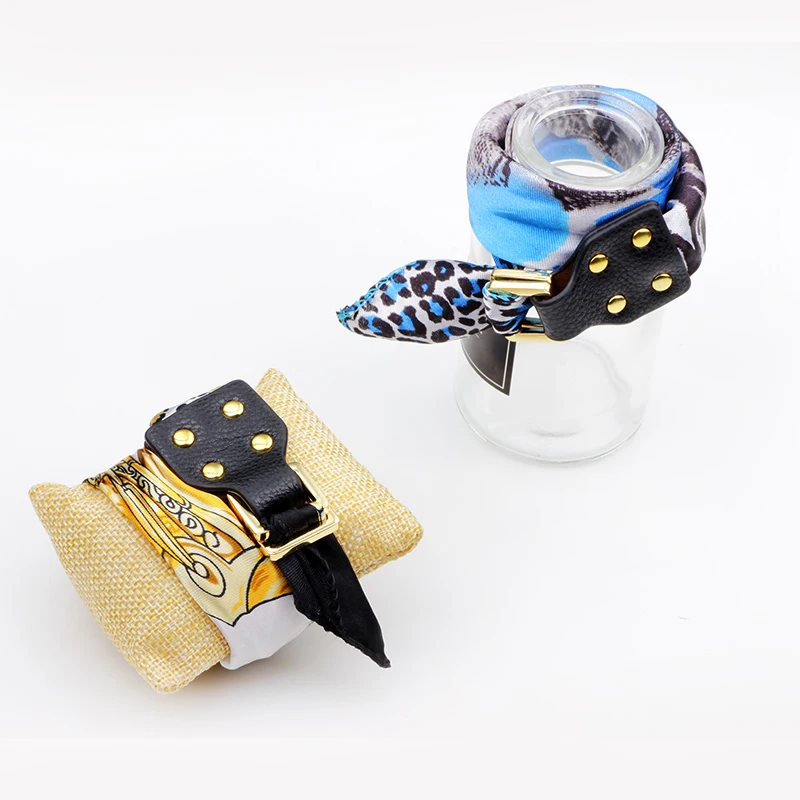 Новинка хит продаж небесно-голубой шелковый шарф с леопардовым цветком черная