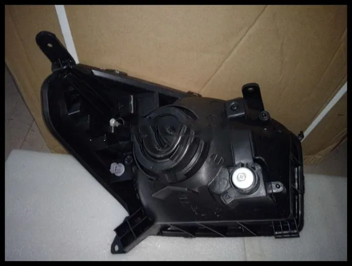 

eOsuns headlight assembly for Toyota RAV4 ACA21 2000-2002