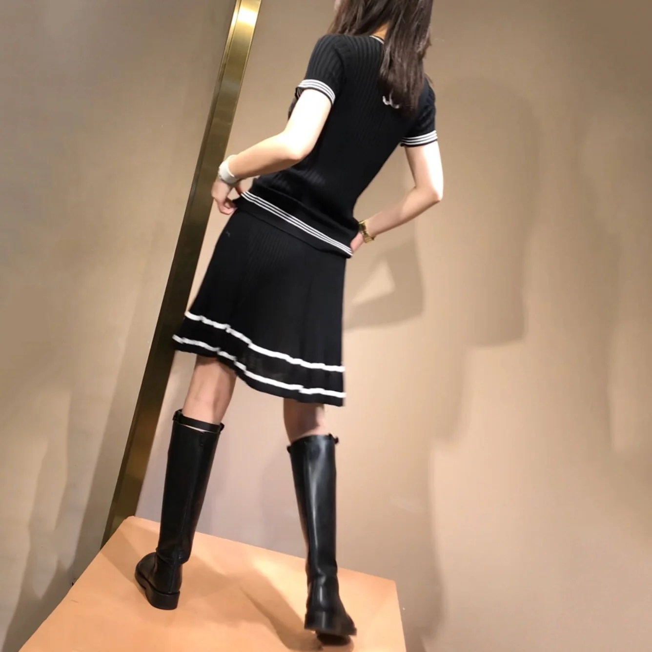 Женский трикотажный топ и юбка комплект из 2 предметов футболка с коротким