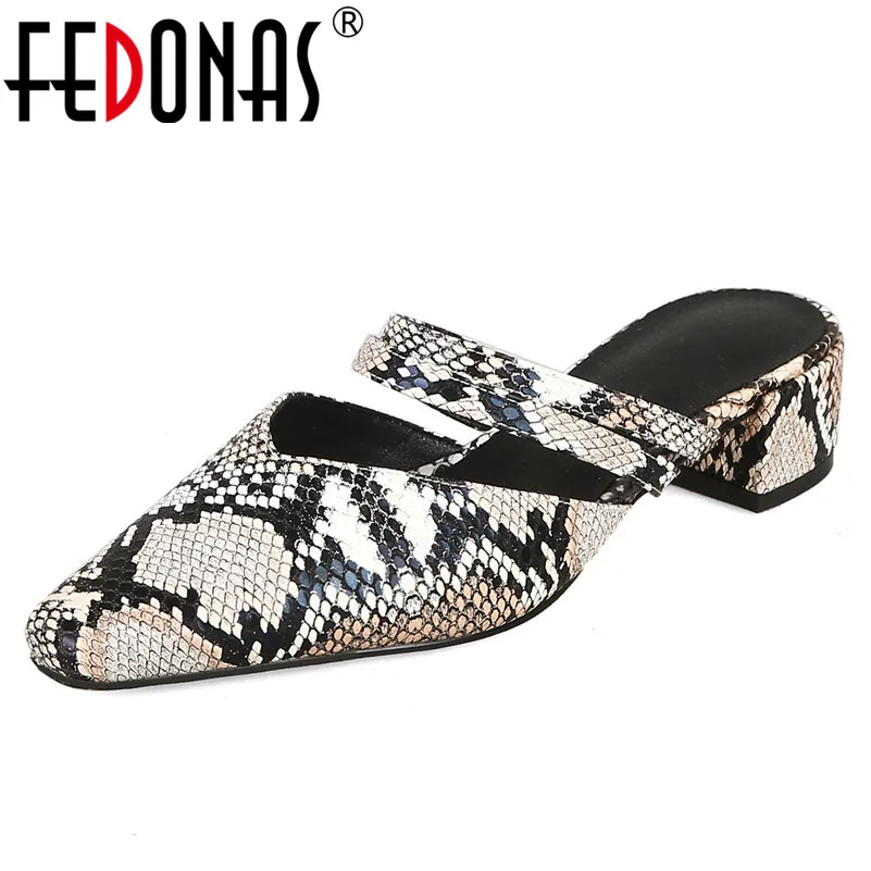 Женские Классические босоножки на квадратном каблуке FEDONAS классические с острым