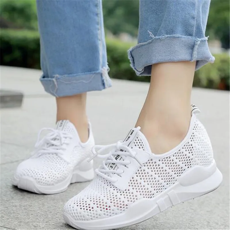 Женские кроссовки на танкетке DIWEINI черные и белые из сетчатого материала весну