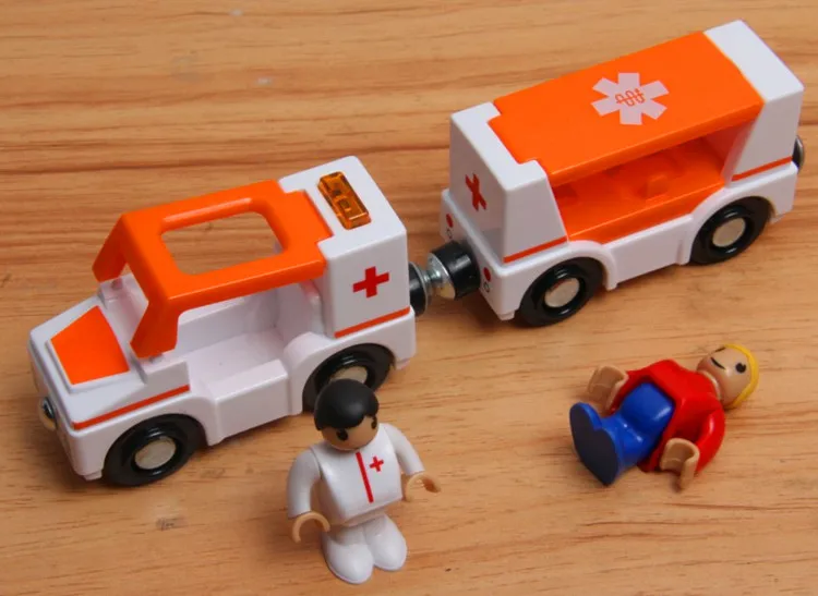 Пластиковый магнитный маленький поезд со звуком и подсветкой совместимый с