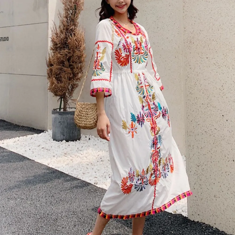 Женское винтажное платье трапециевидной формы с круглым вырезом и вышивкой