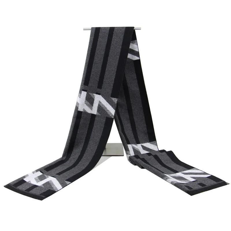 Зимний шарф новый мягкий кашемировый клетчатый теплый с удлиненной бахромой