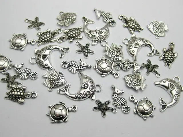 

40 Assorted Tibet Silver Colour Ocean Fish & Sea Animal Charm Pendants