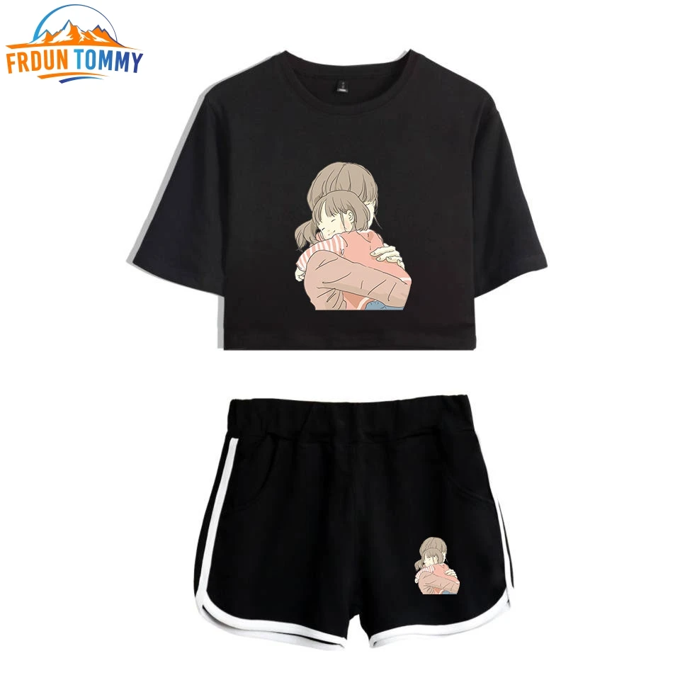 Женский летний комплект из двух предметов укороченный топ и шорты с принтом для