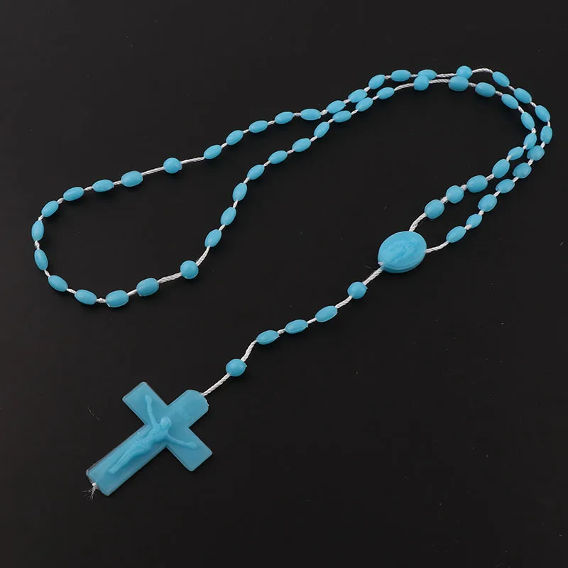 BLUE 12PCS 12 шт., Заводские разноцветные четки, низкие в темноте, пластиковые четки, светящиеся бусы, ожерелье, католическая молитва, религиозные украшения - Окраска металла: BLUE 12PCS