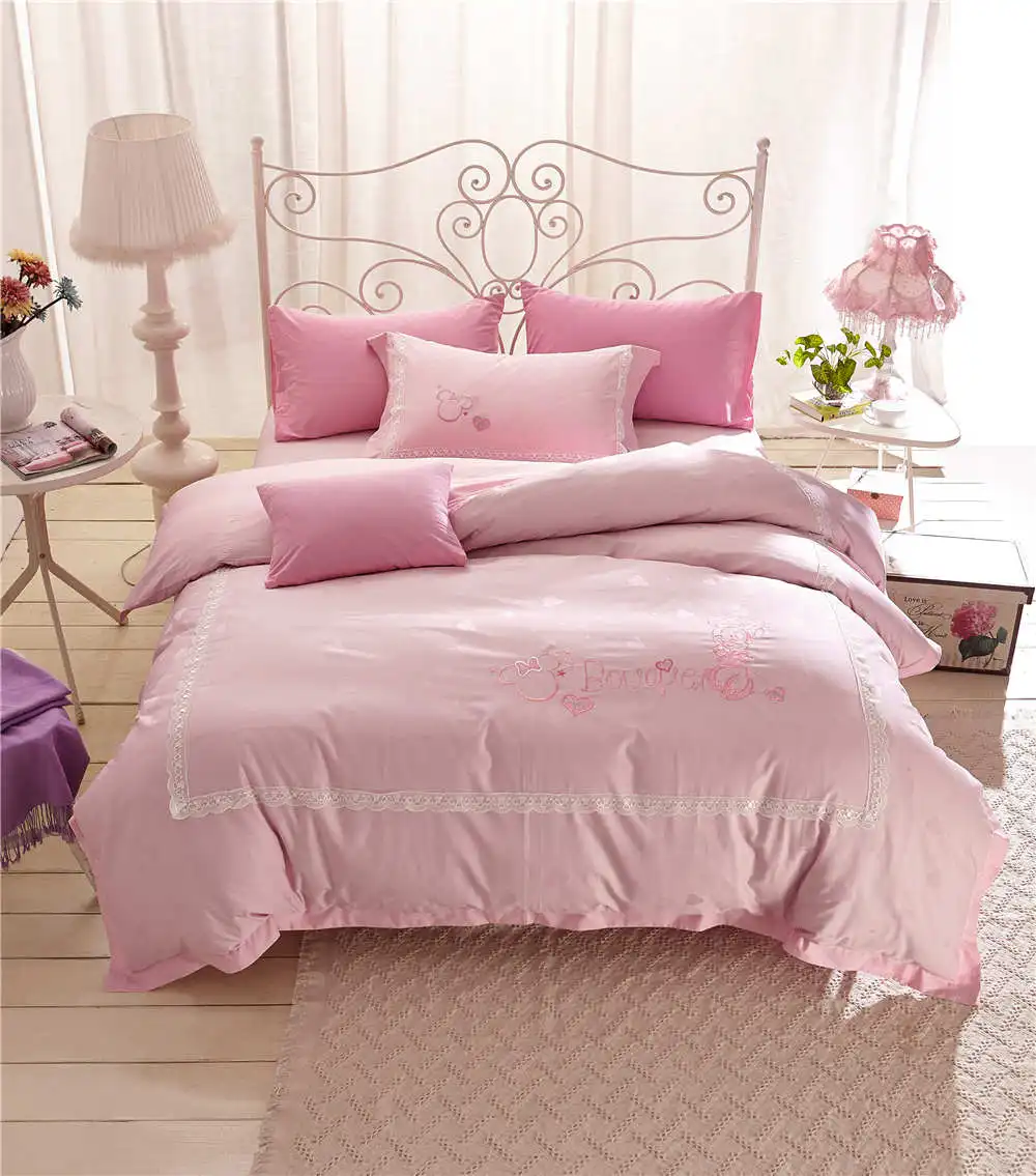 Наборы постельного белья розового цвета с мультипликационным 3D рисунком минни