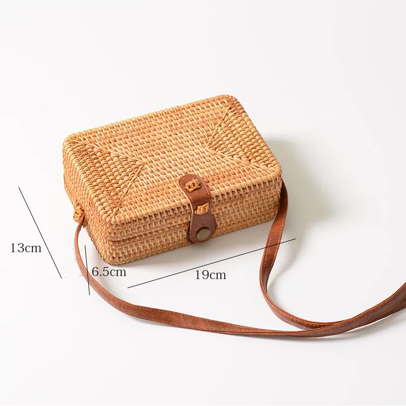 AolMi небольшой тканые клапаном круглая соломенная сумка из ротанга Crossbody Сумка
