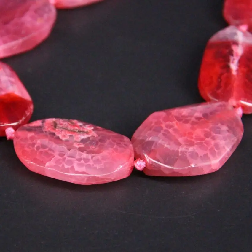 Approx9pcs/strand Розовый и красный цвет сырья трещину вен Агаты Граненый Самородок кусочек свободные Бусины, Натуральный Камень Плиты Подвески ювелирных изделий