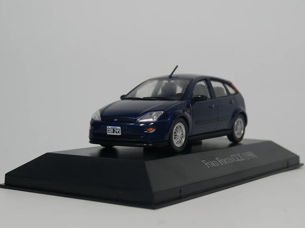 Ixo 1:43 Ford GLX 1998 литой модельный автомобиль