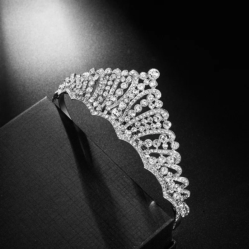 

SLBRIDAL Alloy Alloy Clear Rhinestone Crystal Wedding Tiara Crown Bridal Hair Accessories Bridesmaids Princess Women Jewelry