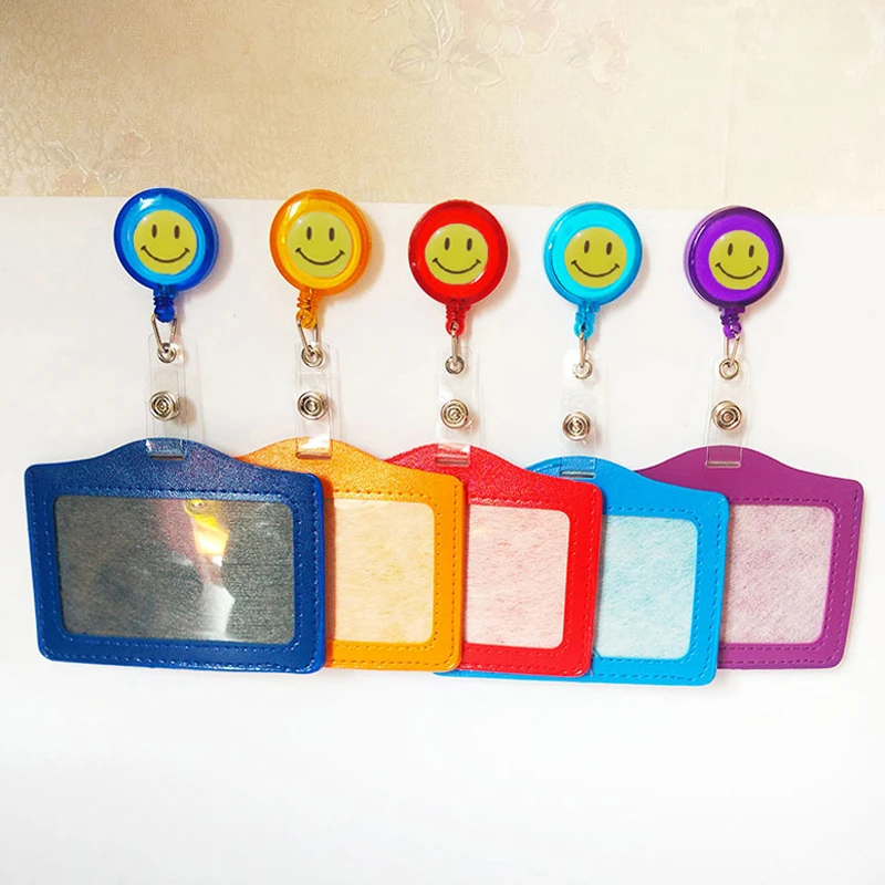 1 комплект держатель для значков из ПУ кожи с улыбающимися выдвижными катушками |