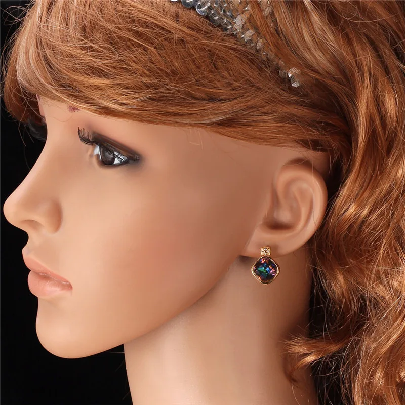 Комплект из серег и ожерелья золотистого цвета с австрийским кристаллом |