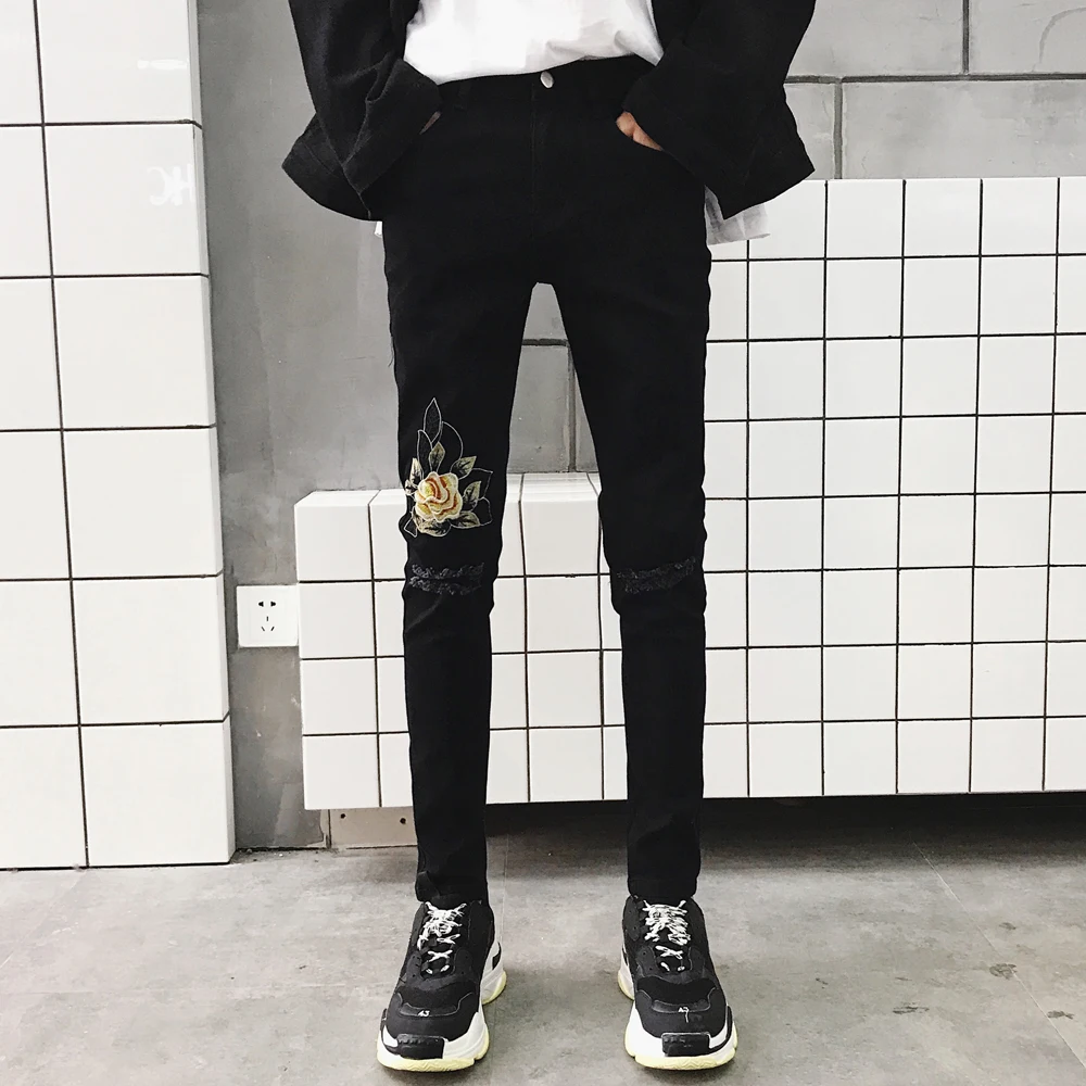 

2018 Personality embroider men's knee holes jeans hairstylist trend men's tights