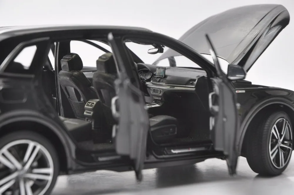 1:18 литья под давлением модель для Audi Q5L Q5 черный Внедорожник сплав игрушечный автомобиль миниатюрная коллекция подарки