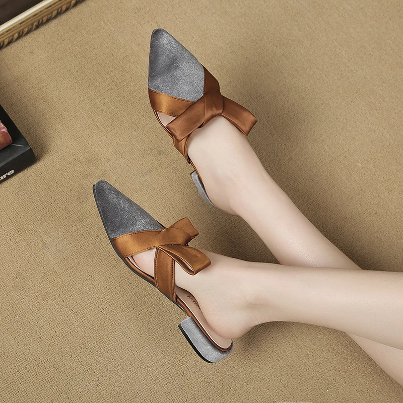 Женские сандалии с острым носком летние шлепанцы бантиком на низком квадратном