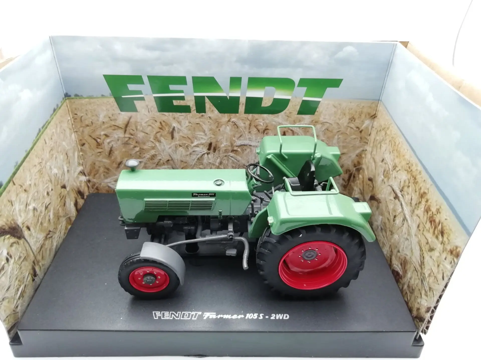 Сельскохозяйственные тракторы UH 5276:32 Fendt фермер 105 S модель автомобиля из сплава