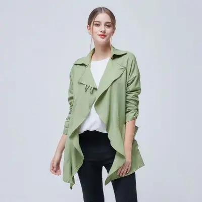 Женское весенне осеннее пальто три цвета приталенное с отложным воротником