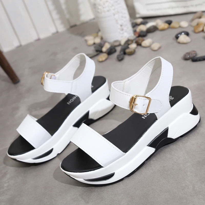 Летние сандалии-гладиаторы обувь на плоской подошве с петлей повседневная