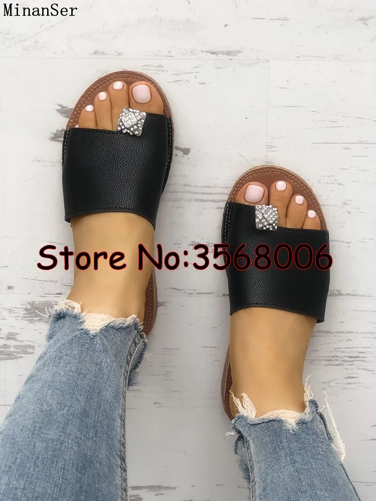 Женские шлепанцы со стразами украшенные кольцами Уличные женские кожаные на