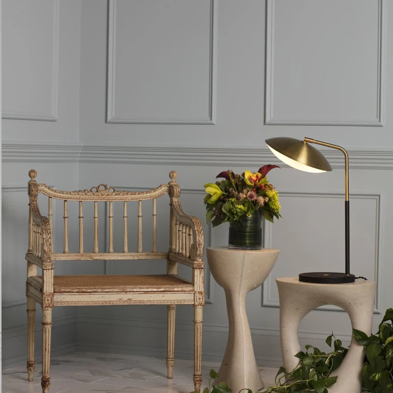 Современная столовая гостиная дымчатое серое стекло настольные лампы