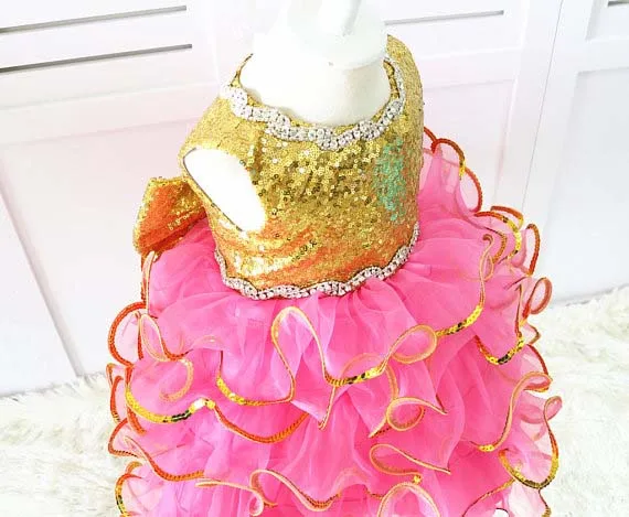 Многоярусные оборки кекс золотыми блестками розовый малыш Праздничное платье