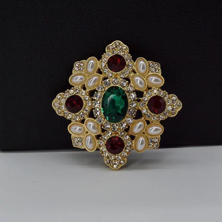 

Jewelry Import Rhinestone Brooch emerald colored gemstone brooch brooch pin Baroque luxury
