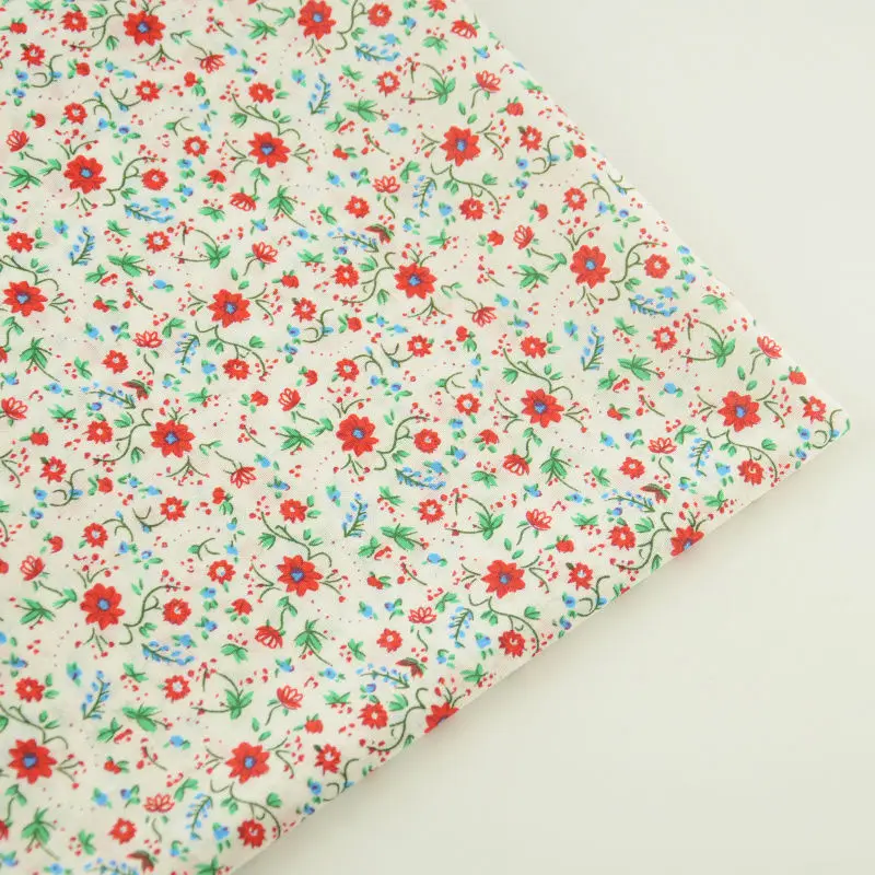 100% Хлопчатобумажной Ткани Красные Цветы и Зеленые Листья Дизайн Предварительно