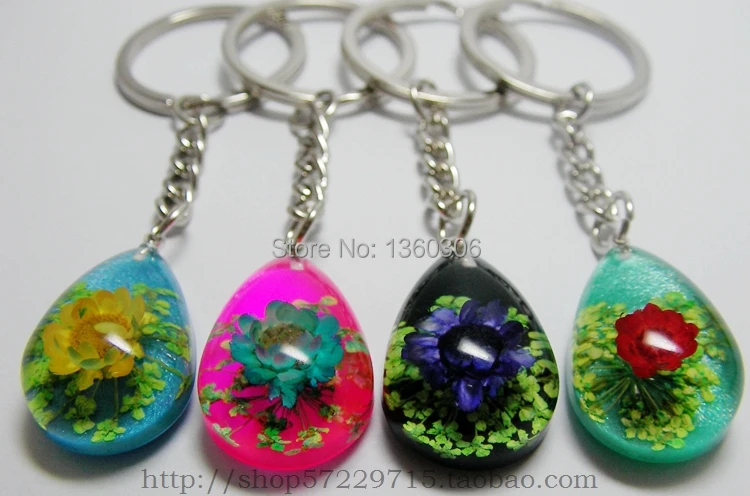 

Amber flowers crafts delicate keys to seize random delivery Key chain 1 PCS Halloween gifts