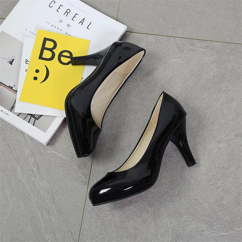 Женские туфли лодочки модные классические из лакированной кожи на высоком