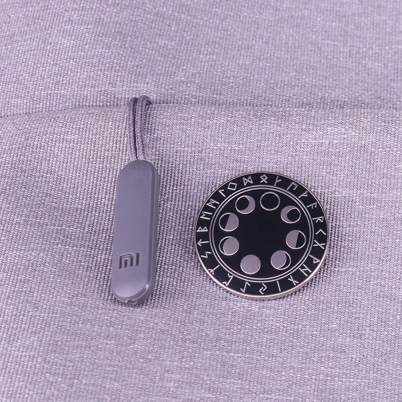 Старший ФУТАРК руны брошка на лацканы Oracle от norse традиция подарок эмаль Pin |