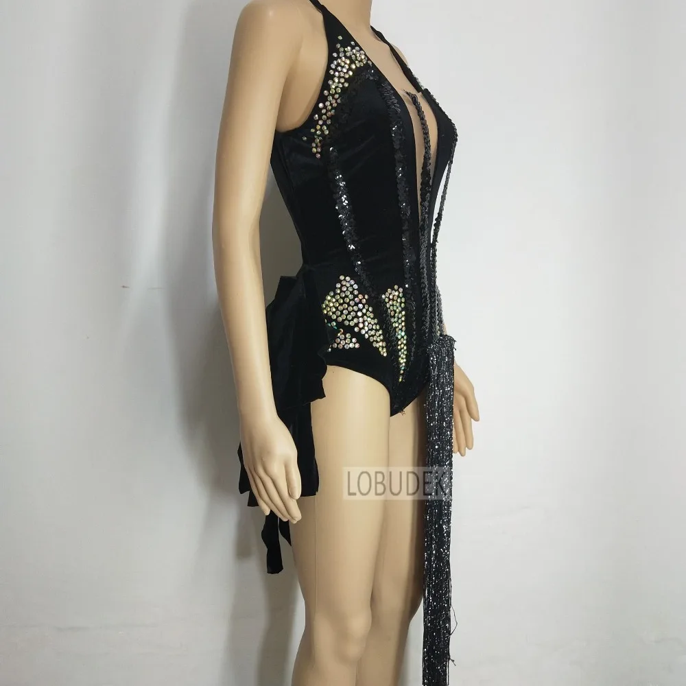 Женский костюм для выпускного вечера с изображением звезд певицы диджея бара