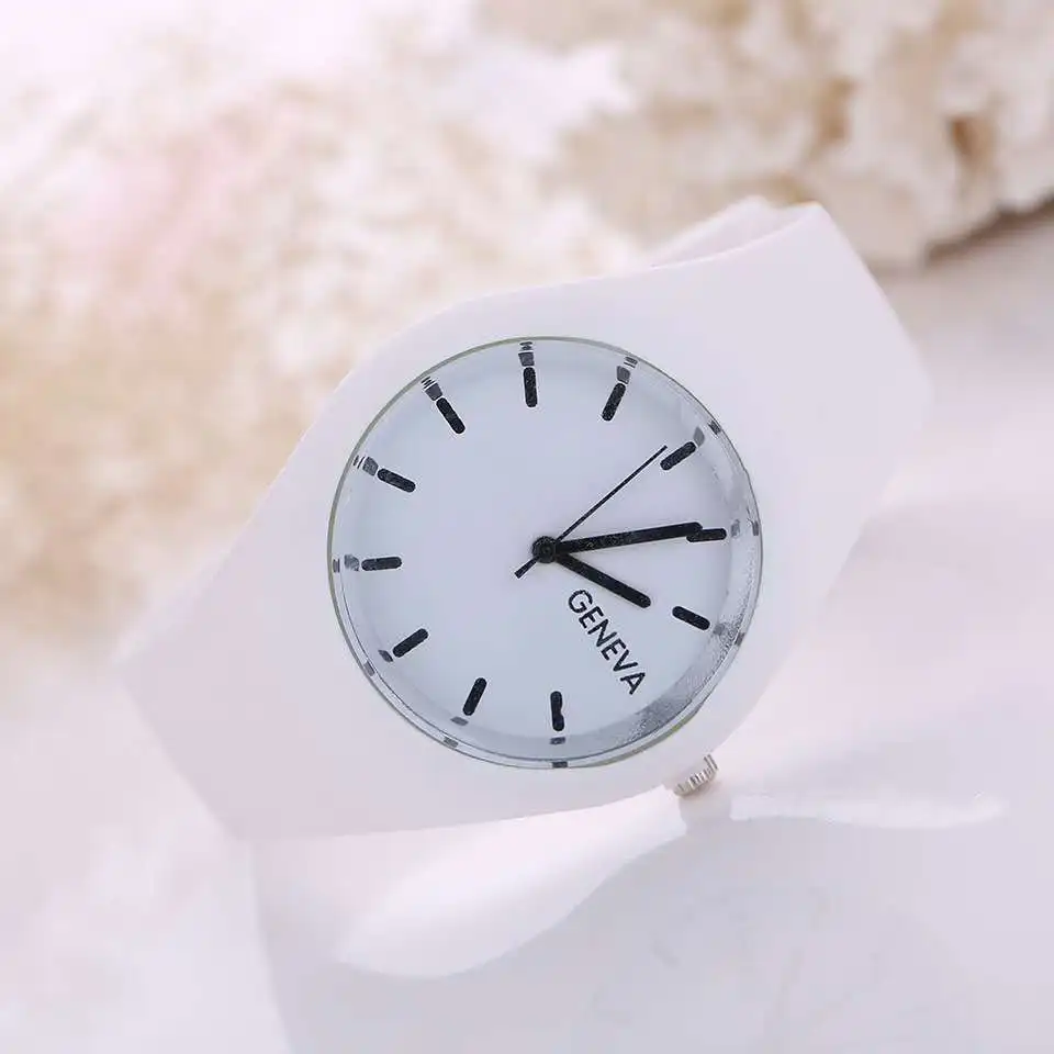 Супер тонкие силиконовые часы карамельного цвета женские студенческие для