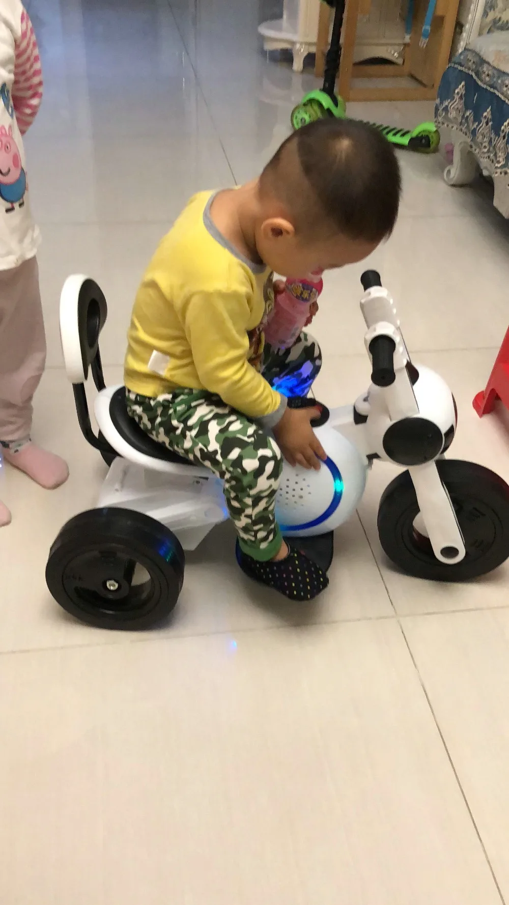 Детский Электрический мотоцикл трехколесный велосипед собака RechargeableToy Детский Электрический мотоцикл для ног на автомобиле