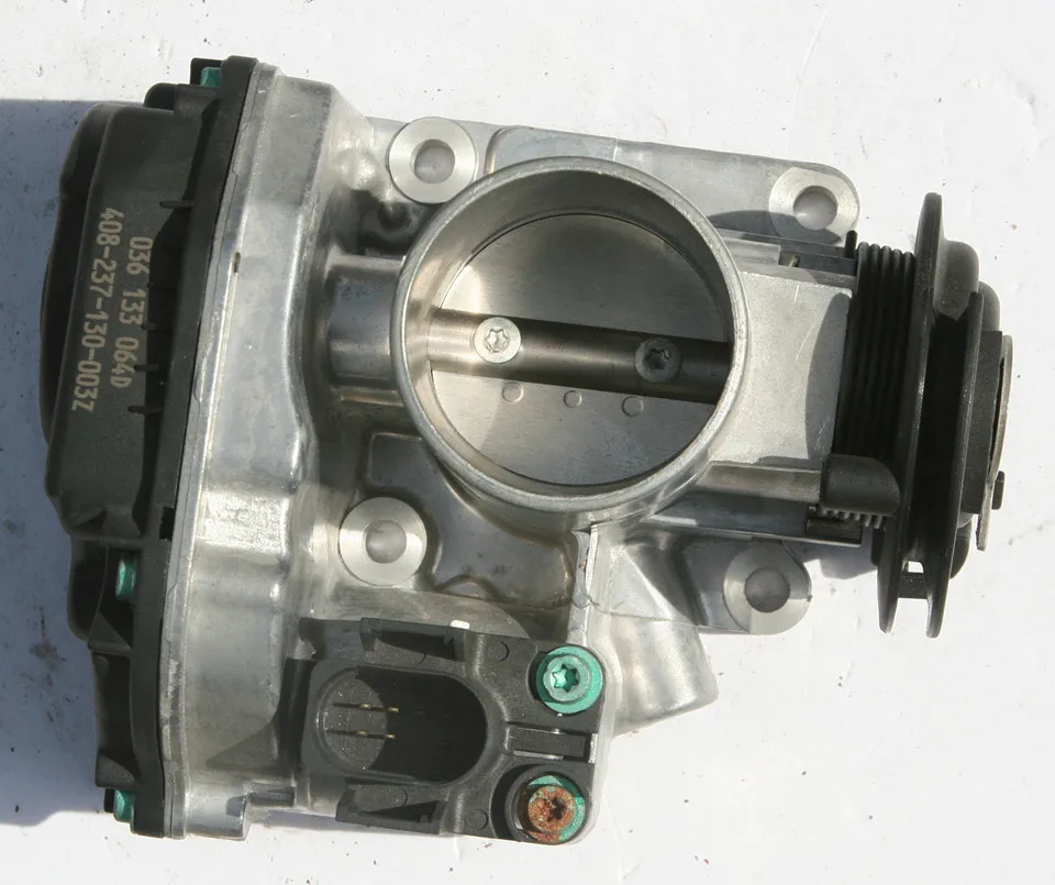 Качественный корпус дроссельной заслонки в сборе для Volkswagen Lupo POLO 6N2 1 4 16V OE 036133064D 408